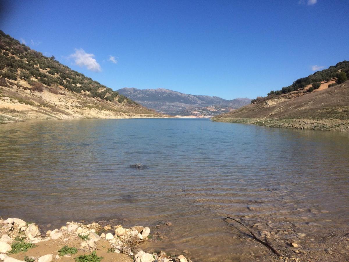 הוילה Iznájar Cortijo Rocas Altas מראה חיצוני תמונה
