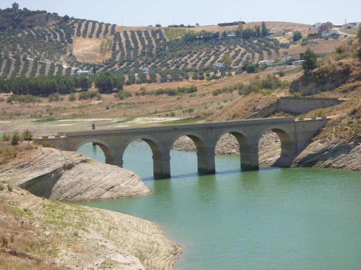 הוילה Iznájar Cortijo Rocas Altas מראה חיצוני תמונה